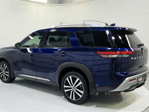 Certified 2025 Nissan Pathfinder Platinum w/ Cargo Package AWD/4WD image 6