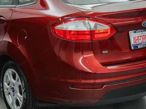 Used 2014 Ford Fiesta SE FWD image 7