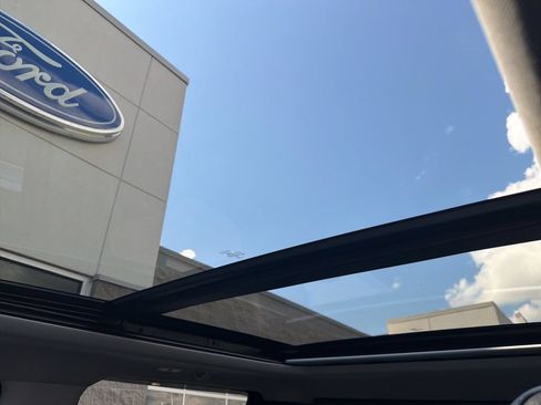Used 2021 Ford F150 Lariat w/ Equipment Group 502A High AWD/4WD image 22