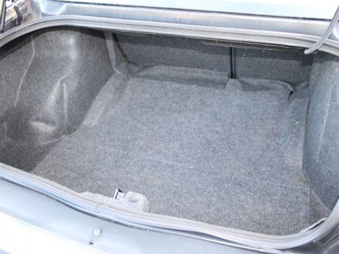 Used 2010 Dodge Challenger SE image 19