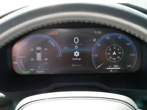 Used 2024 Toyota RAV4 Limited w/ Advanced Technology Package image 21