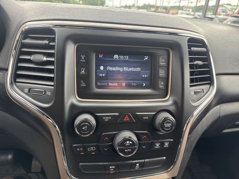 Used 2014 Jeep Grand Cherokee Laredo w/ Quick Order Package 23E AWD/4WD image 23