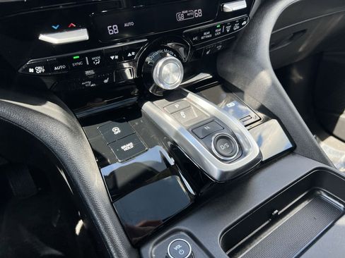 Used 2025 Acura MDX SH-AWD image 29