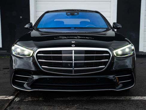 Used 2022 Mercedes-Benz S 580 4MATIC Sedan image 2