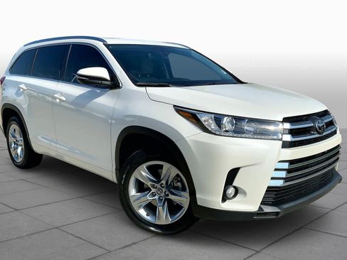 Used 2017 Toyota Highlander Limited FWD image 3
