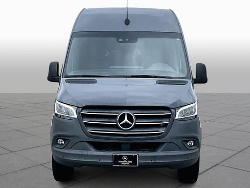 Used 2022 Mercedes-Benz Sprinter 2500 image 4