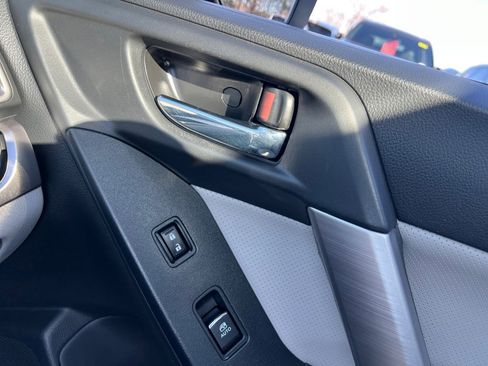 Used 2018 Subaru Forester 2.5i Limited image 32