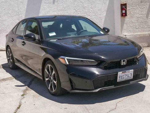 Used 2025 Honda Civic Sport Touring image 3