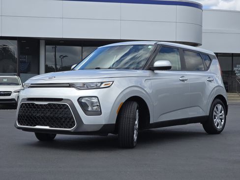 Used 2021 Kia Soul LX FWD image 3