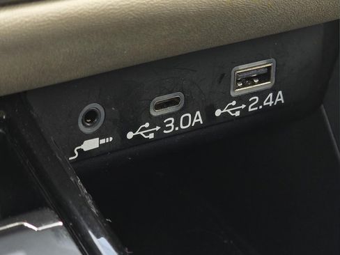 Used 2025 Subaru Outback Premium AWD/4WD image 16