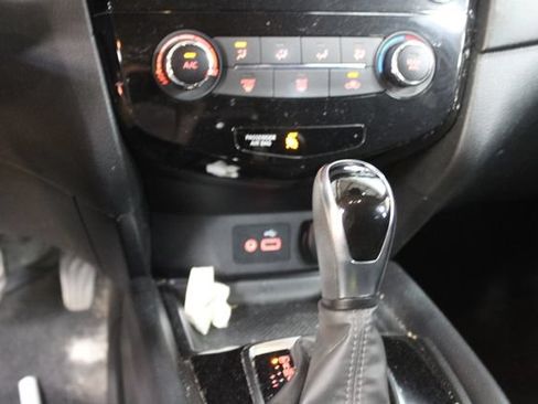 Used 2020 Nissan Rogue SV AWD/4WD image 20