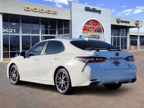 Used 2022 Toyota Camry SE FWD image 7
