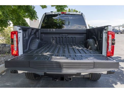 New 2025 Ford F250 Lariat w/ Chrome Package image 15