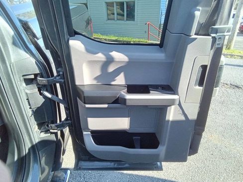 Used 2017 Ford F150 XLT image 13