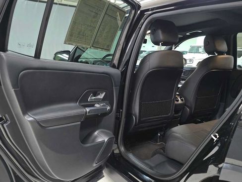Used 2025 Mercedes-Benz GLB 250 4MATIC image 15