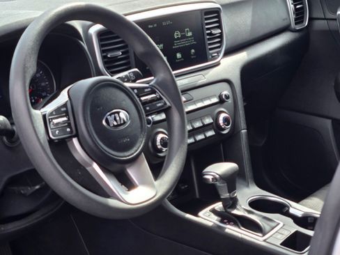 Used 2020 Kia Sportage LX image 23