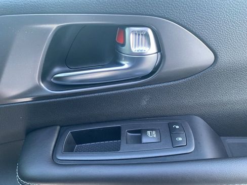 New 2026 Chrysler Pacifica Select image 10