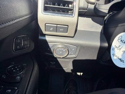 Used 2020 Ford Expedition XLT w/ Equipment Group 202A AWD/4WD image 41
