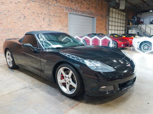 Used 2005 Chevrolet Corvette Convertible w/ Preferred Equipment Group RWD image 3