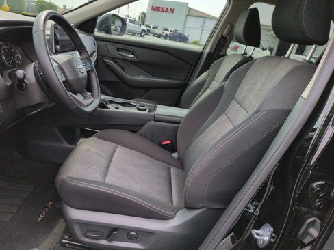 Used 2026 Nissan Rogue SV AWD/4WD image 15