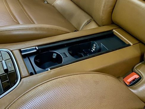 Used 2018 Porsche Panamera 4 AWD/4WD image 23