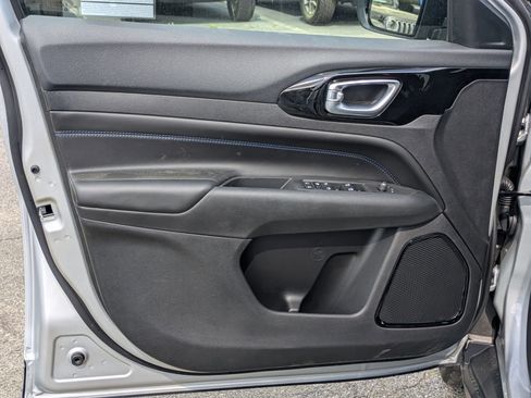 New 2026 Jeep Compass Latitude AWD/4WD image 19