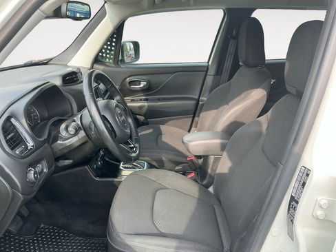 Used 2019 Jeep Renegade Altitude w/ Quick Order Package 2XM AWD/4WD image 9