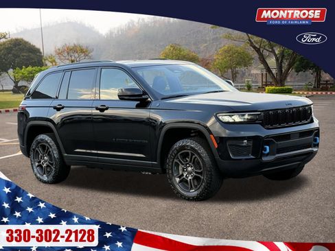 Used 2024 Jeep Grand Cherokee Trailhawk w/ Advanced Protech Group II AWD/4WD image 1