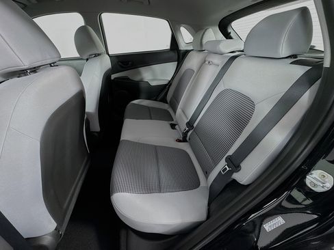 Used 2022 Hyundai Kona SE image 22