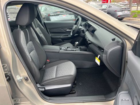 New 2026 Nissan Sentra SV w/ Floor Mat Package FWD image 15