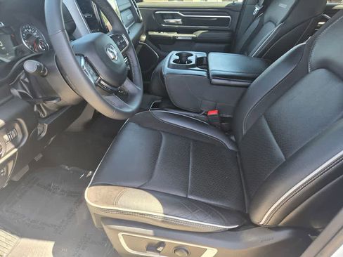 Used 2025 RAM 1500 Laramie AWD/4WD image 17
