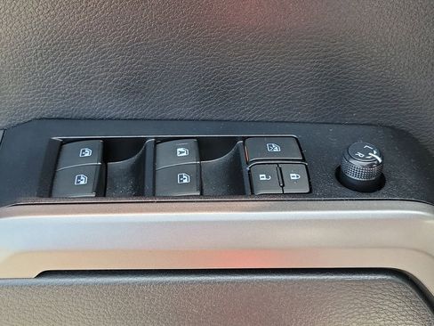 Used 2022 Toyota Tacoma SR5 w/ Technology Package RWD image 22
