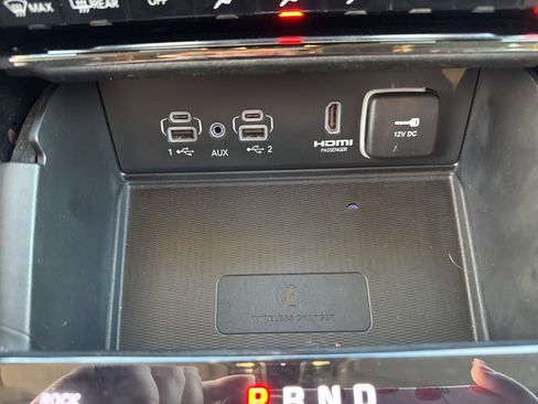 Used 2022 Jeep Grand Cherokee Limited w/ Luxury Tech Group II image 19