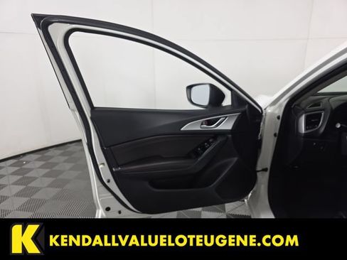 Used 2017 MAZDA MAZDA3 Touring FWD image 21