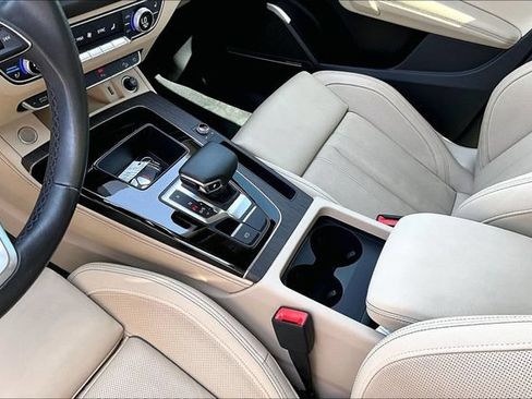 Used 2024 Audi Q5 2.0T Premium Plus w/ Premium Plus Package AWD/4WD image 14