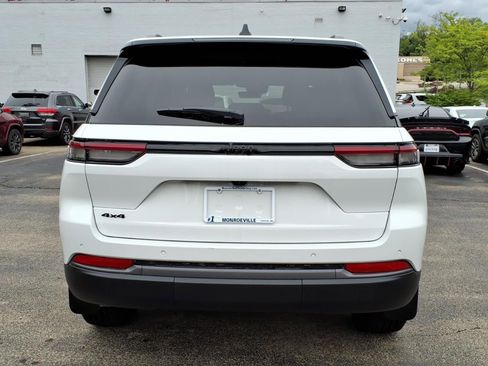 New 2026 Jeep Grand Cherokee Altitude AWD/4WD image 3