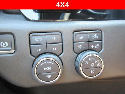 Certified 2024 Chevrolet Silverado 2500 High Country w/ High Country Premium Package AWD/4WD image 32
