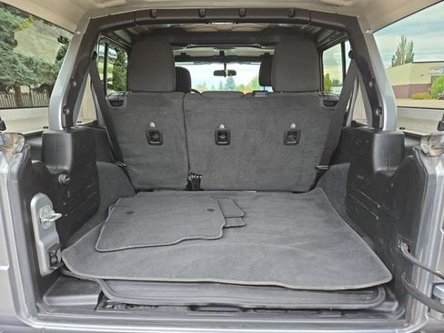 Used 2020 Jeep Wrangler Unlimited Sahara w/ Safety Group AWD/4WD image 35