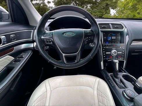 Used 2017 Ford Explorer Platinum image 8
