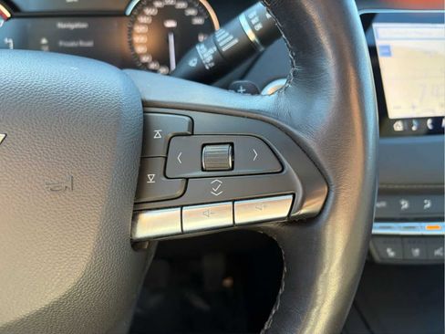 Used 2023 Cadillac XT4 Premium Luxury image 11