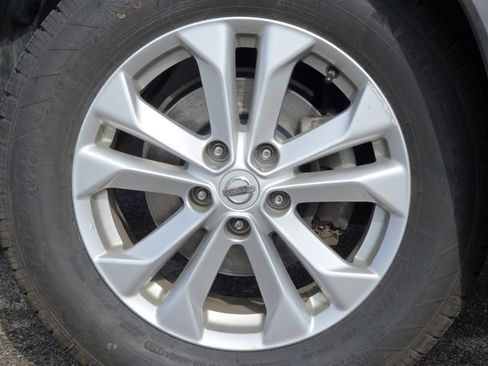 Used 2016 Nissan Rogue SV AWD/4WD image 8