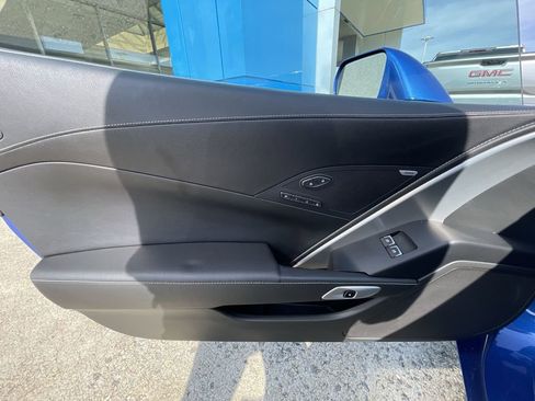 Used 2019 Chevrolet Corvette Stingray Coupe RWD image 21