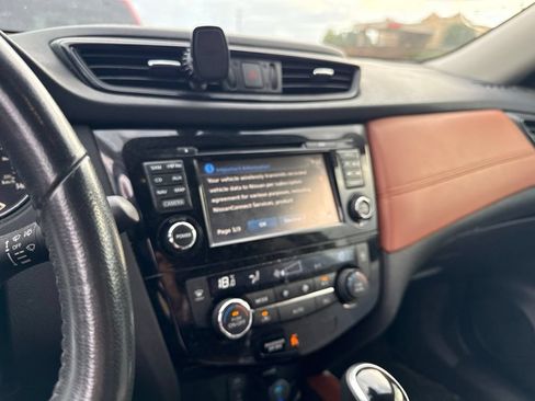 Used 2017 Nissan Rogue SL AWD/4WD image 25