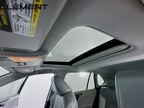 Used 2020 Toyota RAV4 XLE Premium image 24