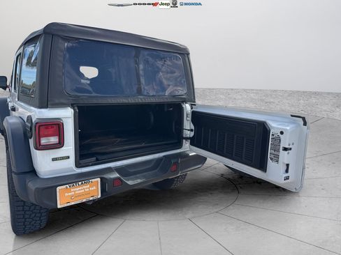 Certified 2023 Jeep Wrangler Unlimited Rubicon image 34