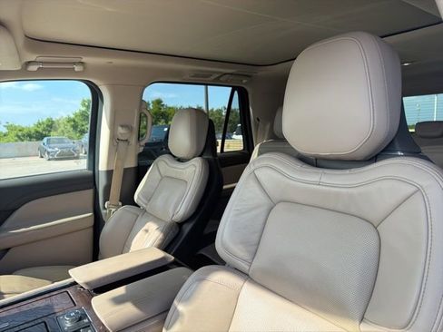 Used 2023 Lincoln Navigator L Reserve image 14