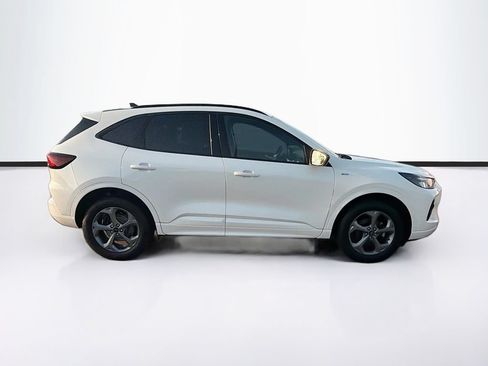 Used 2023 Ford Escape ST-Line w/ Tech Pack #1 AWD/4WD image 4
