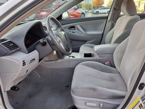 Used 2011 Toyota Camry LE FWD image 6