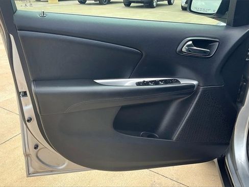 Used 2018 Dodge Journey SXT w/ Connectivity Group image 23