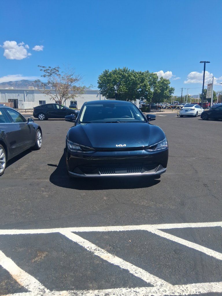 Used 2024 Kia EV6 Light RWD image 1